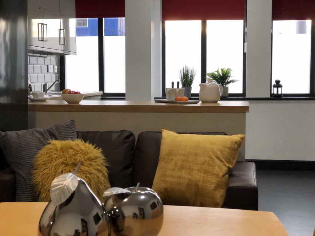 布拉德福德管理学院：新时代的领导者培养基地