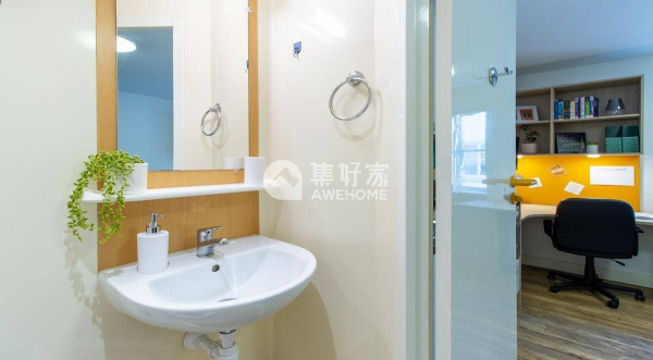 坎伯韦尔文法学校：坚守传统，追求卓越